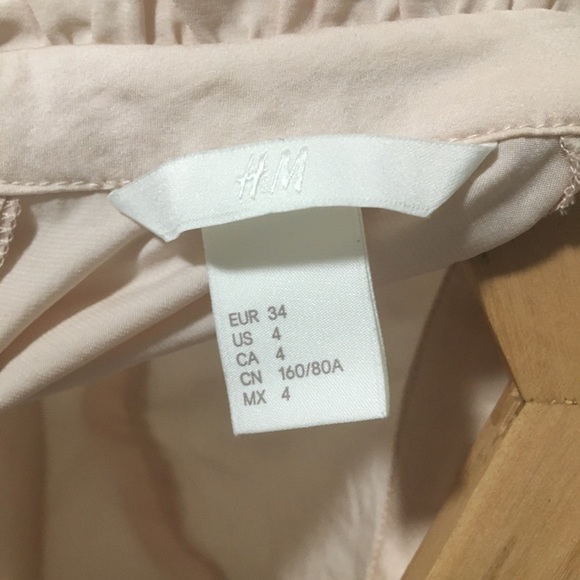 H&M blush blouse - Picture 3 of 4